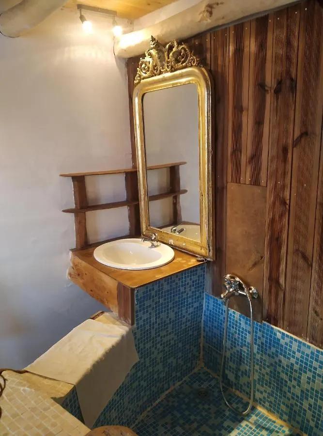 Les Terrasses Du Chatelard Theze  Bed & Breakfast Theze (Alpes-de-Haute-Provence)