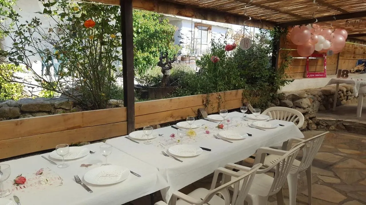 Les Terrasses Du Chatelard Theze  Bed & Breakfast